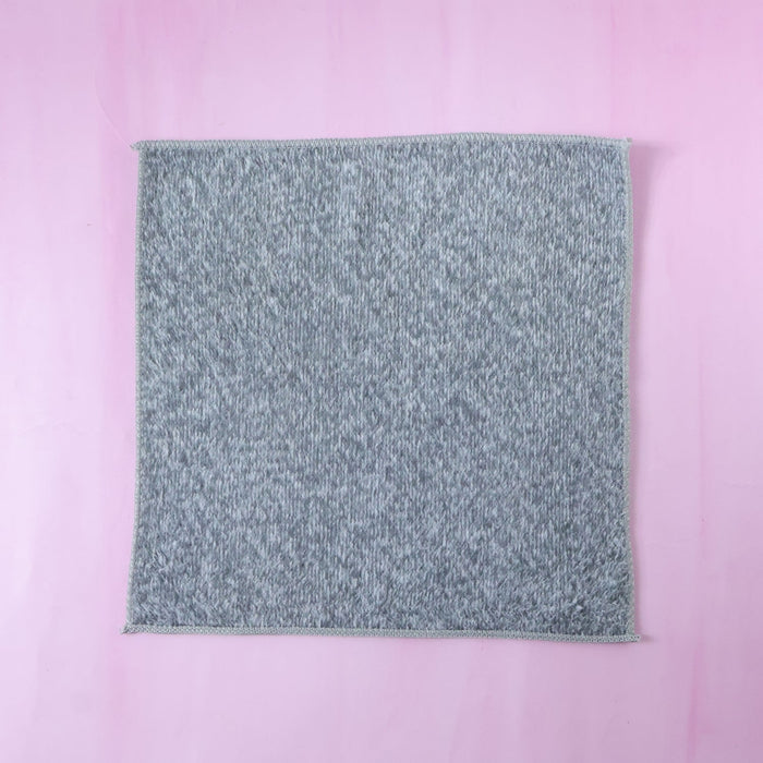 Microfiber cloth edges detail
