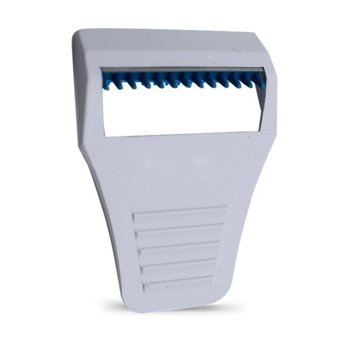 VelvaBloom bikini razor with a protective cap for safe and hygienic storage.
